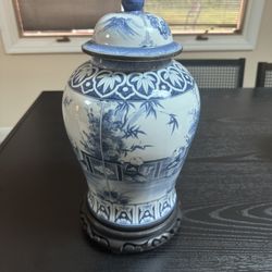 Beautiful Chinese Porcelain Vase