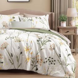 Brand new.  CASAAGUSTO King Comforter Set 7 PCS .