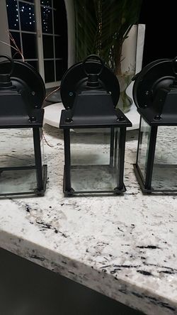 Outdoor light fixtures