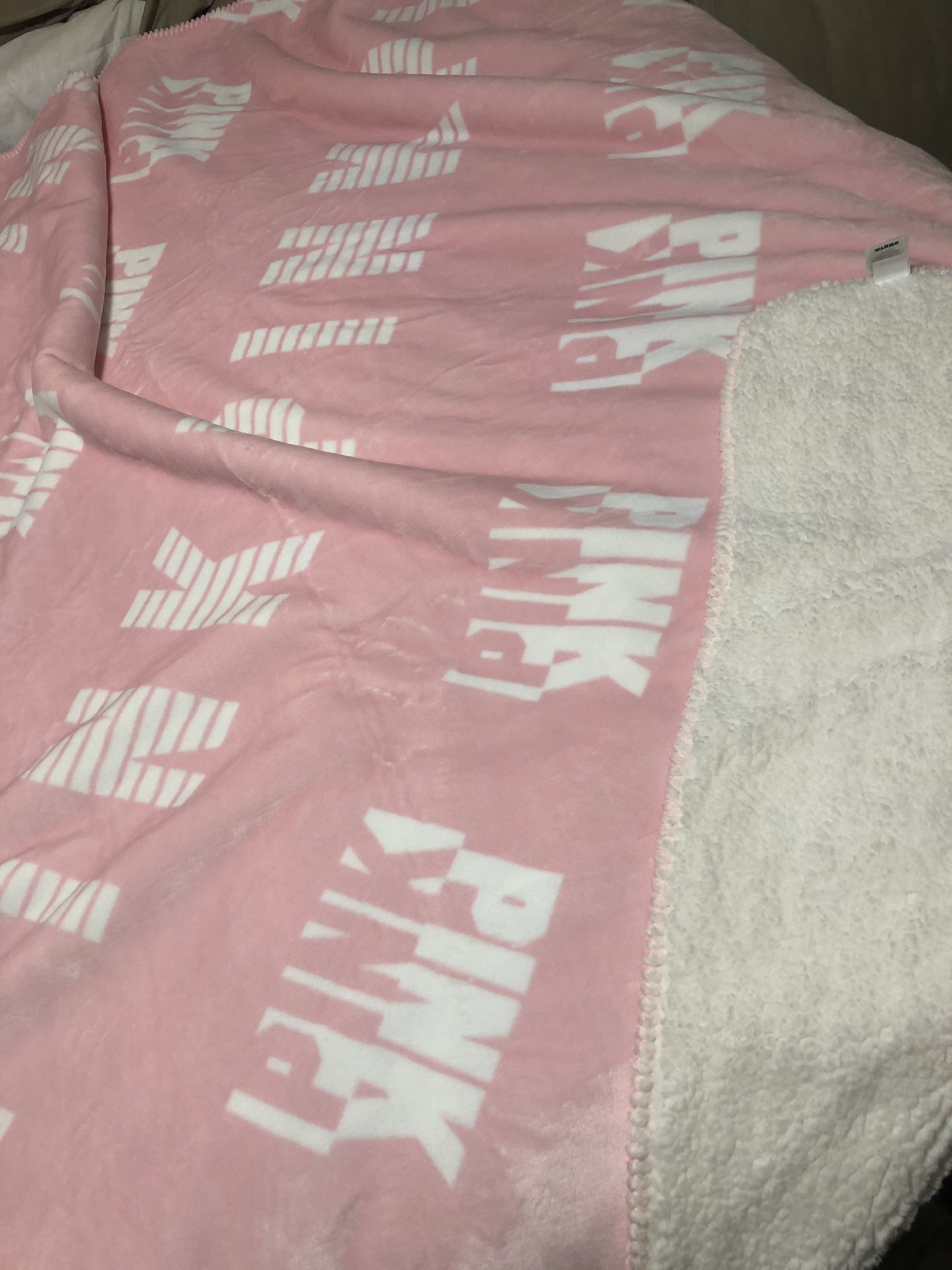 PINK Sherpa Blanket NEW