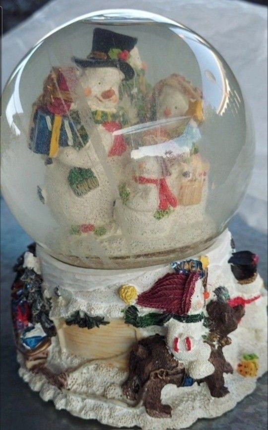 Classic 1980s Snowman Snowglobe Vintage Collectible Box 8