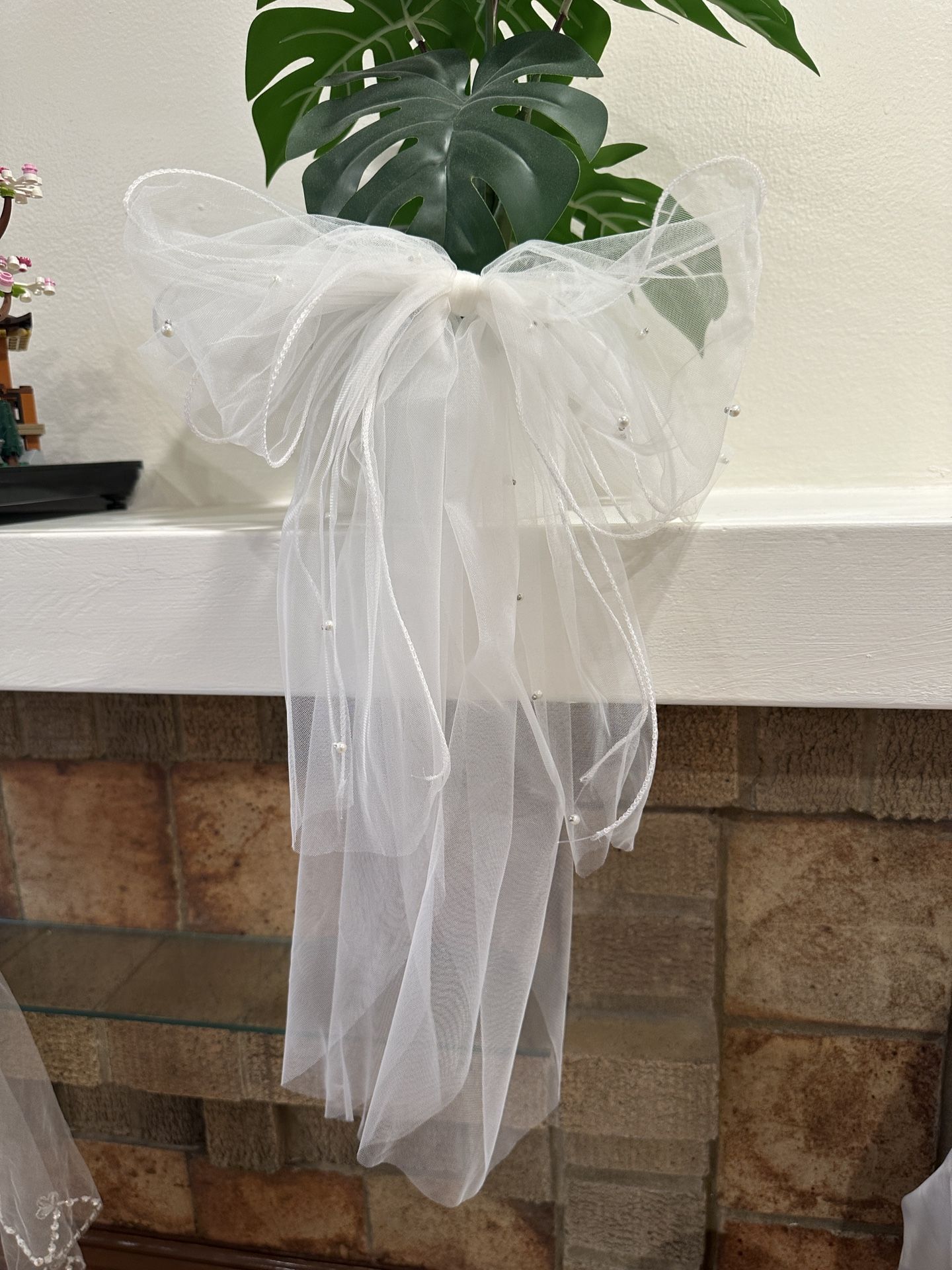 White pearl bow hair clip bride bachelorette