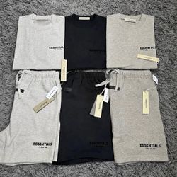 ESSENTIAL SHIRTS & SHORTS((FREE ITEMS WITH PURCHASE)