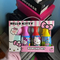 Hello Kitty Bowling Set
