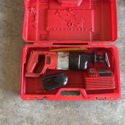 Milwaukee Sawzall 18v With Battery Charger And Cas