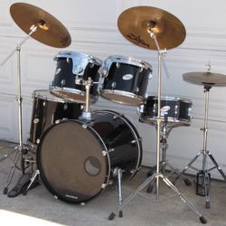Ludwig Black Drum Set With Zildjian Cymbals And Hardware