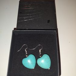 New Heart Shaped Tourquioae Earnings Comes With A Gift Box 