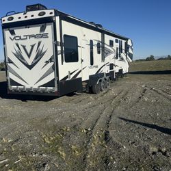 2017 Dutchman Voltage Toy Hauler