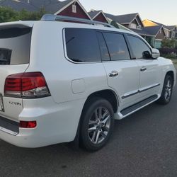 2013 Lexus LX 570
