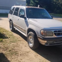 1995 Ford Explorer