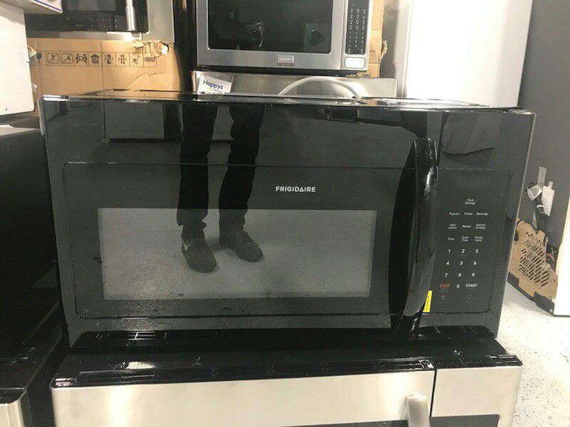 Black Frigidaire Microwave