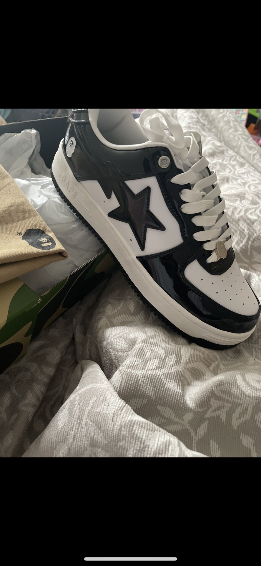 Black and white Bapestas