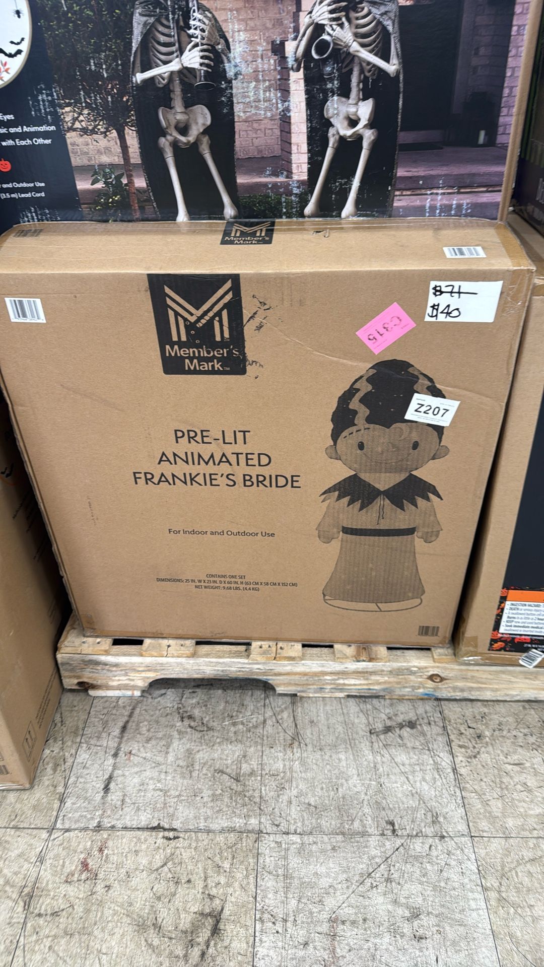 Pre Lit Animated Frankie’s Bride