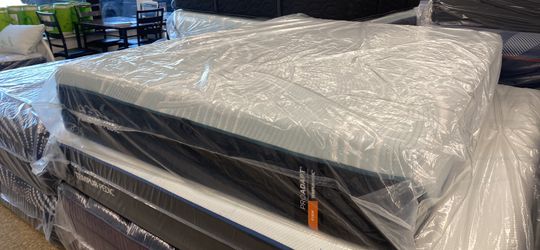 Queen Tempur-pedic Mattress Proadapt Firm $1200