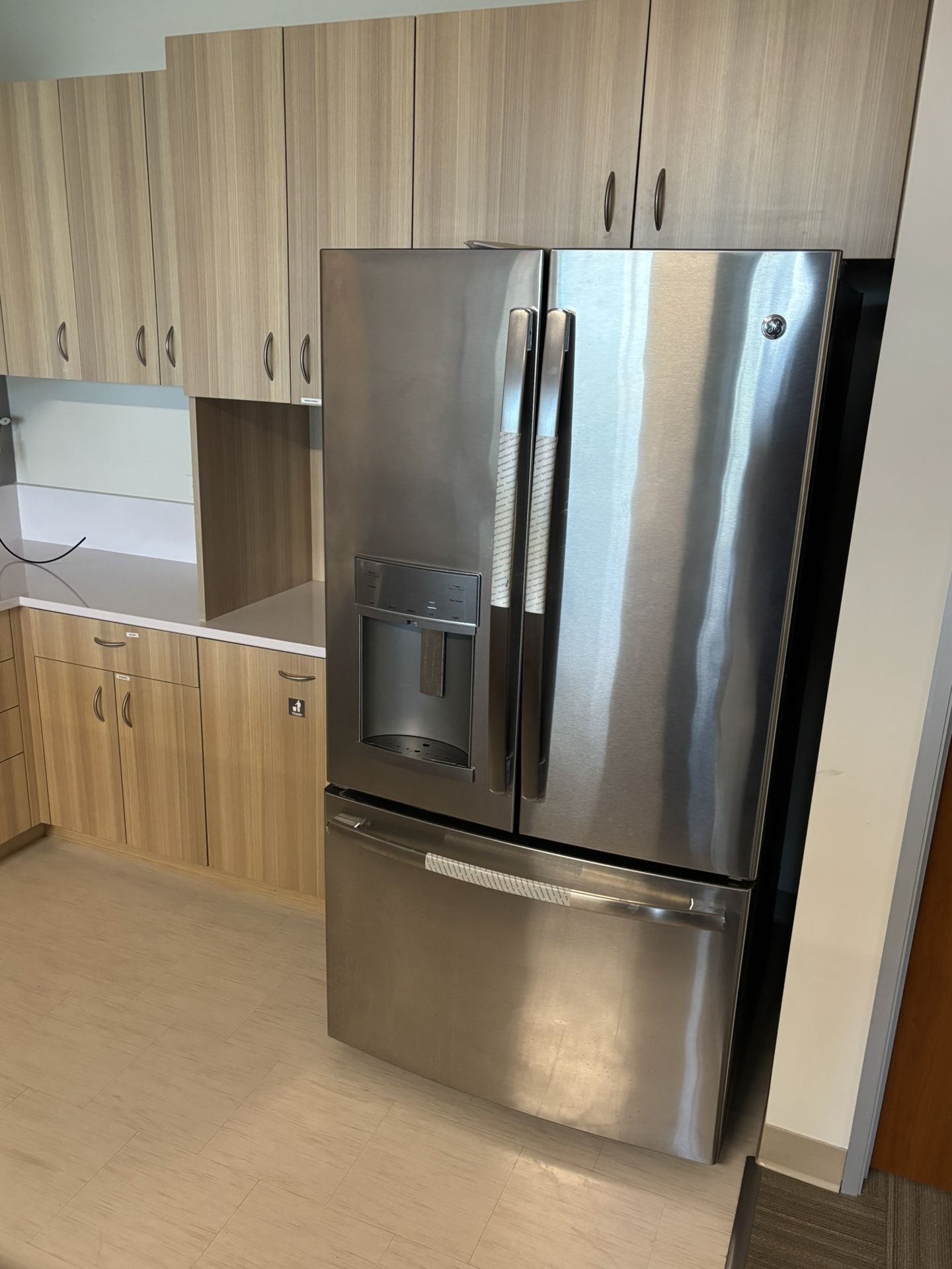 GE PROFILET™ SERIES ENERGY STAR® 27.7 CU. FT. FRENCH-DOOR 