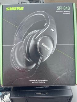Shure SRH840 Professional Studio Monitoring Headphones – Like New in Box