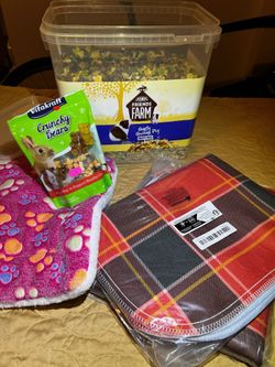 Guinea Pig Supplies And Foods + 3$ for extra hays