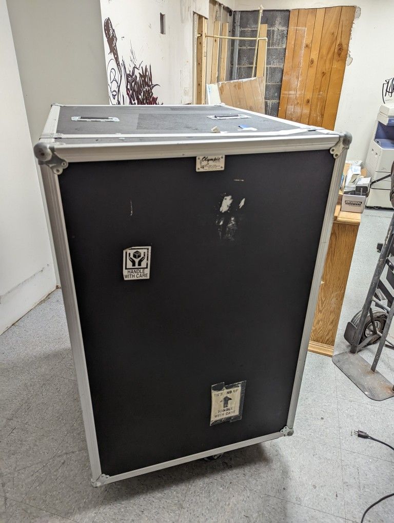 Music Road Box Storage/Carrier With Wheels