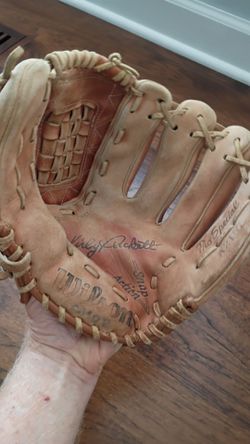 Vintage Kirby Puckett Baseball Glove