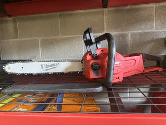 Milwaukee 2727-20 M18 FUEL 18V 16-Inch Cordless Chainsaw (Tool only)