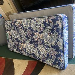 🩷🩷  twin mattresses and box springs. (Not new)   Different prices!!! $135 to $325 - I stock up on these from purchasing them in Seattle and Tri Citi