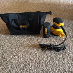 Palm Sander Dewalt