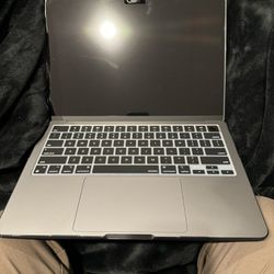 13-inch MacBook Air With Apple M2 Chip
