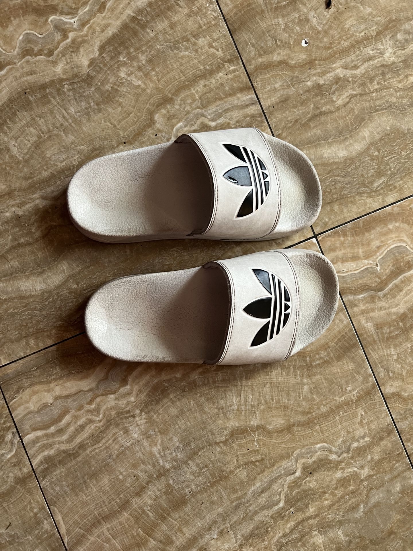 Adidas slippers size 3 for big kids