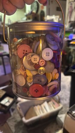 Buttons 