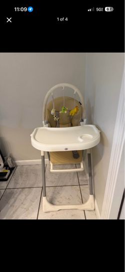 Baby eating chair
