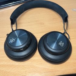 Bang & Olufsen H4 Wireless Headphones 