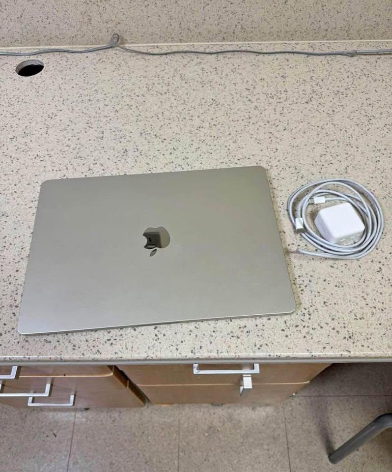 MacBook Air (2020) 13.3-inch - Apple M1 8-core and 7-core GPU - 8GB RAM - SSD 128GB