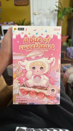 Nommi A Bite of Sweetheart Plush Doll Blind Box