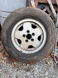 Volkswagen Vanagon OEM alloy wheel