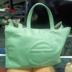 Woman's hand bag/ purse
