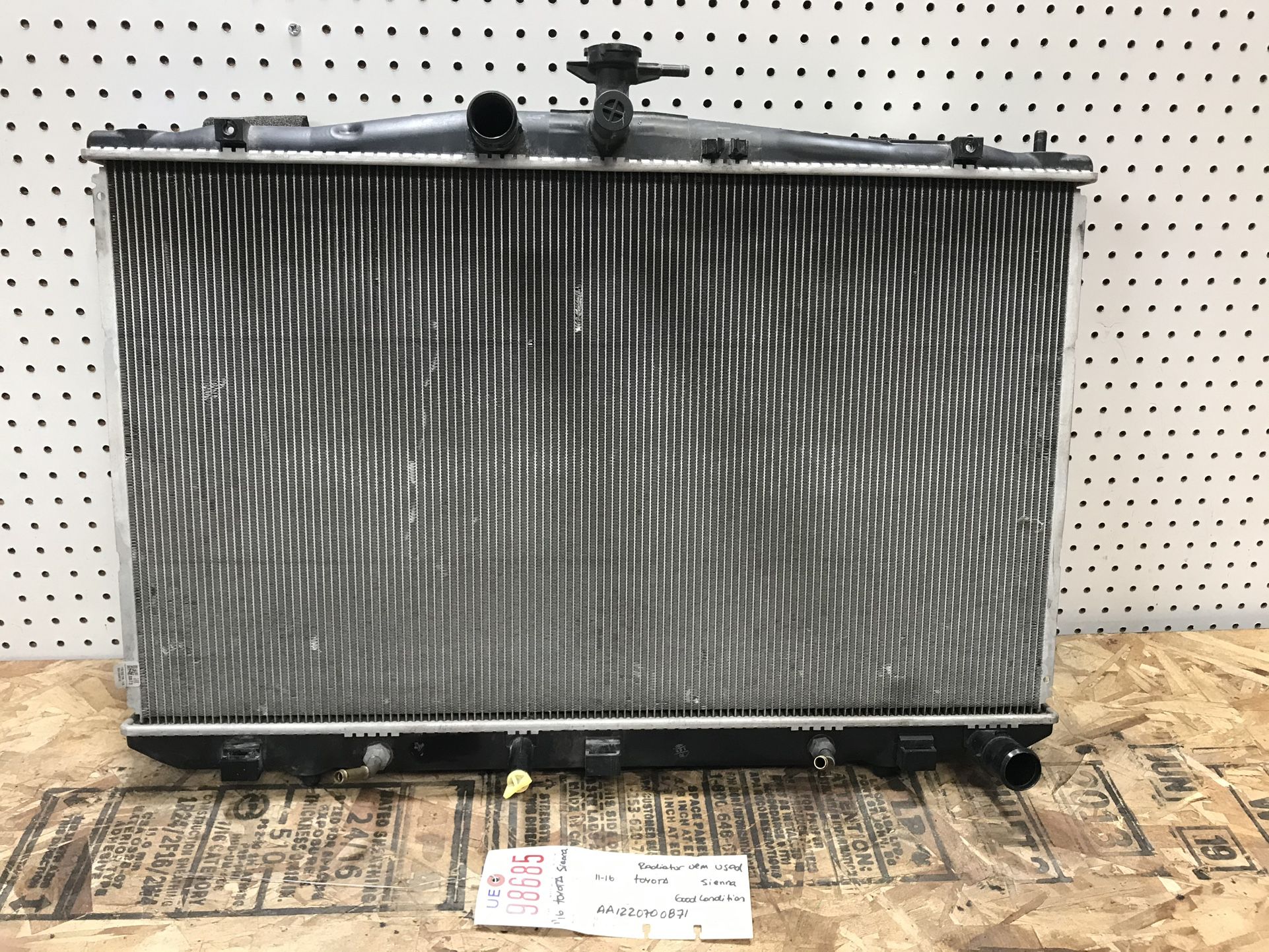 2011 2014 TOYOTA SIENNA RADIATOR COOLING OEM