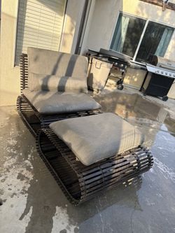 Stori Modern Chair & Ottoman 