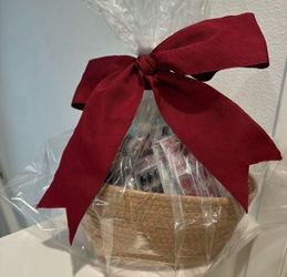 Mother’s Day gift basket beauty bundle