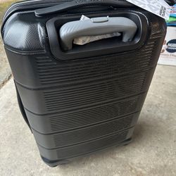 New w/ Tags 20” Carry-on Spinner Luggage 