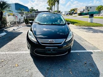 2013 Ford fiesta