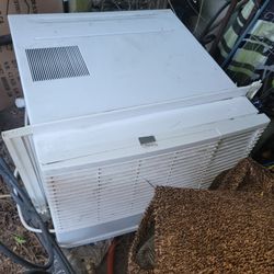 Air Conditioner Large 15,000 Non Pet And Non Smoke Home