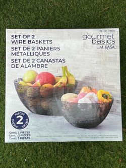 SET OF 2 WIRE BASKETS SET DE 2 PANIERS METALLIQUES SET DE 2 CANASTAS DE ALAMBRE gourmet basics 凸 byMIKASA. PIECES 2 7d Cont.: 2 PIECES Cont.: 2 PIECES