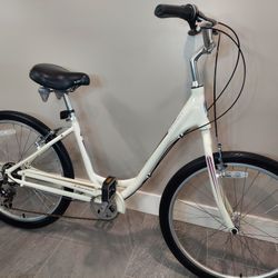 Schwinn Womans Streamliner ll  Bike Size L , 7 Speeds  Iike NEW