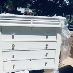 Big Ole Wood Chest 😎