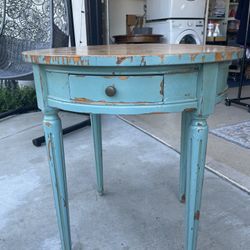 CUTE ANTIQUE PAINTED TABLE! 