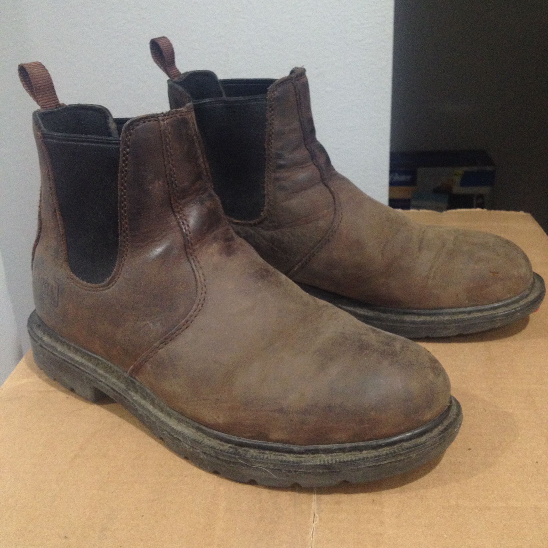 Red wing store romeo work boots