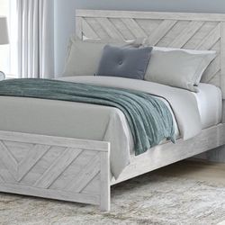 Cayboni Whitewash Panel Bedroom Set