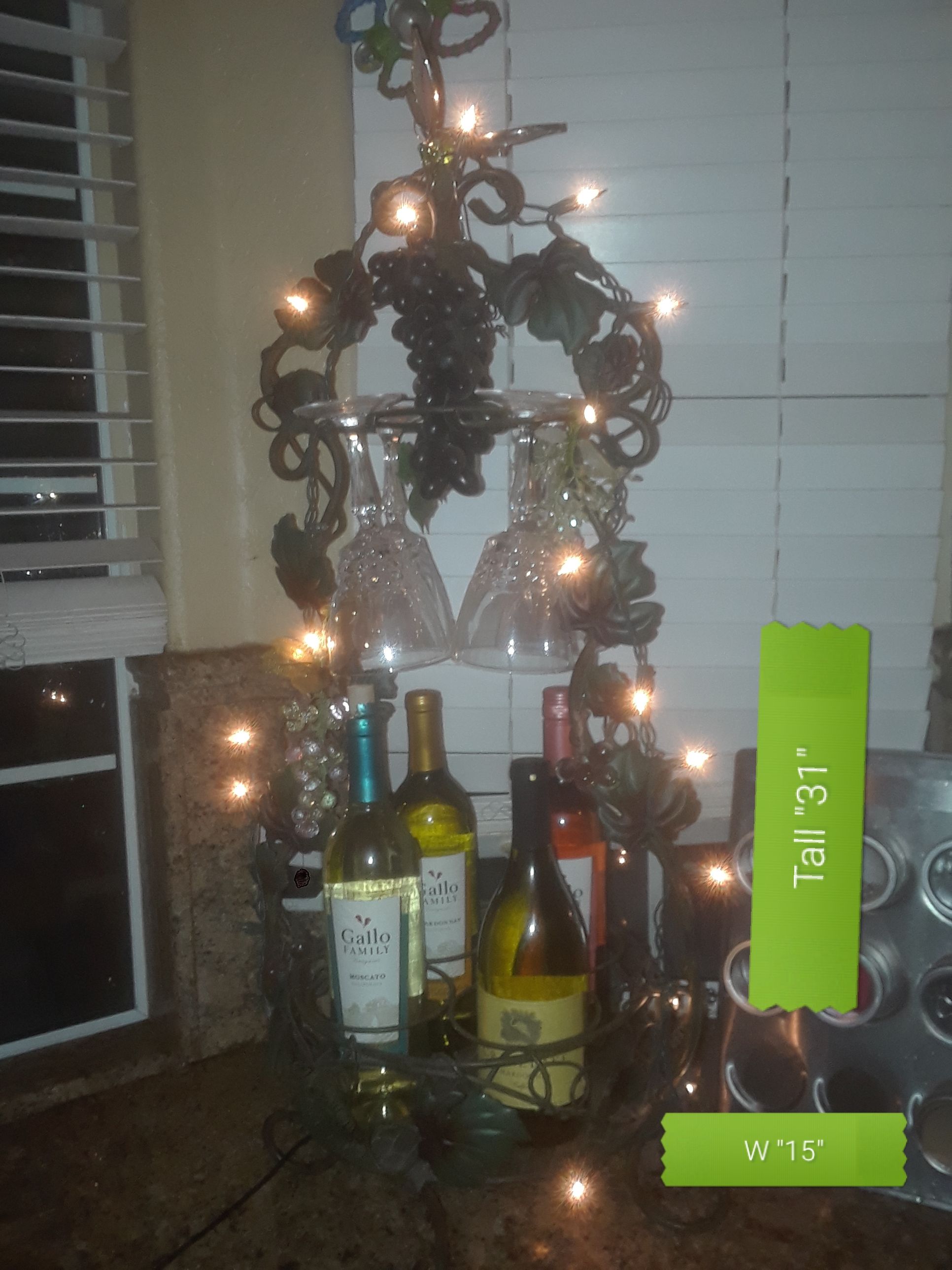 Wine rack for 4 bottles 4 glasses