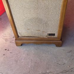 Zenith Speaker Box. NO IDEA IF THESE WORK. FOR RESTORATION!