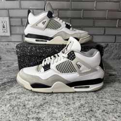 Jordan 4 “Military Black”